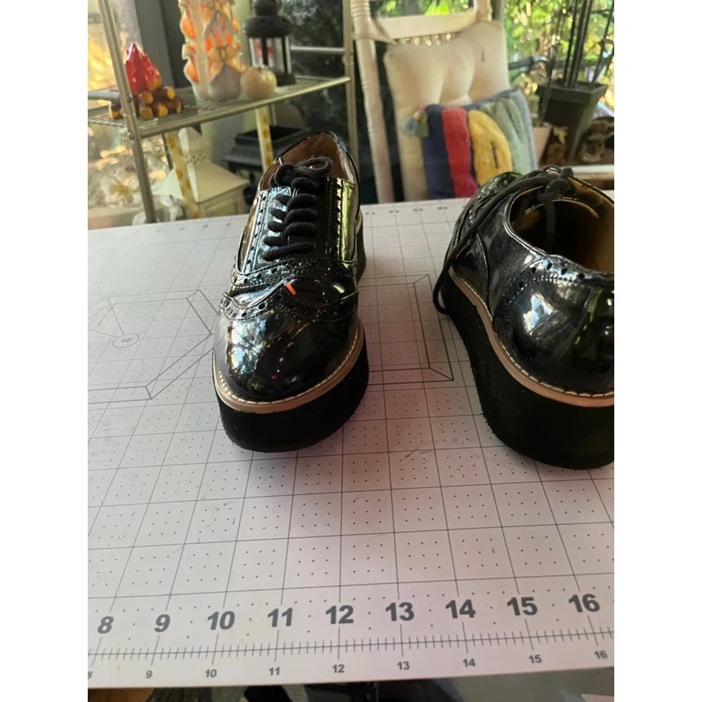 Women's Cutesy Black Patent Leather Platform Oxfords Size 9